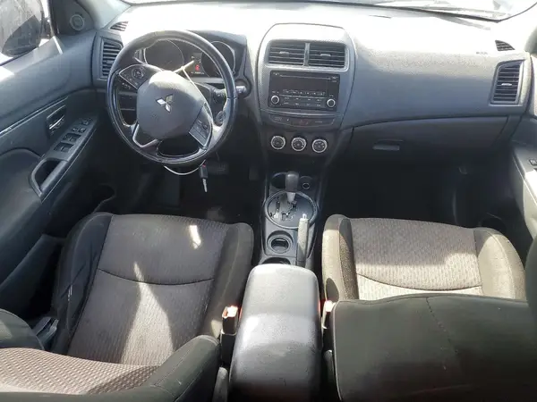 JA4AP3AU3HZ005875 2017 MITSUBISHI OUTLANDER - Image 8