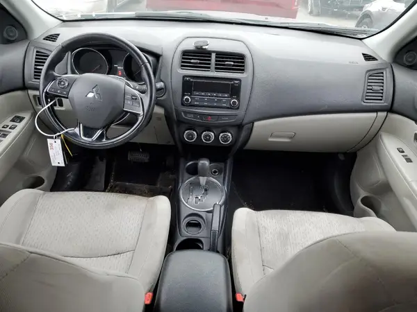 JA4AP3AU3HZ010087 2017 MITSUBISHI OUTLANDER - Image 8