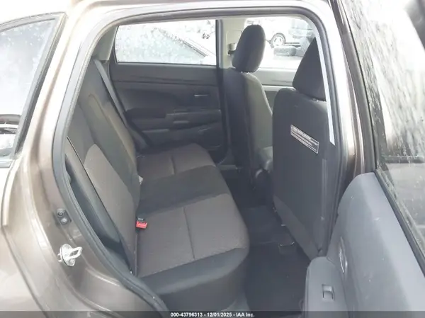 JA4AP3AU3HZ010350 2017 MITSUBISHI OUTLANDER - Image 8