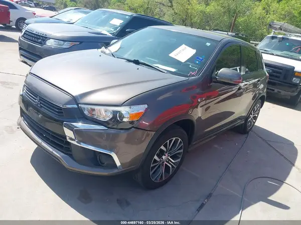 JA4AP3AU3HZ025303 2017 MITSUBISHI OUTLANDER - Image 2