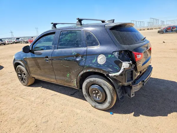 JA4AP3AU3HZ035877 2017 MITSUBISHI OUTLANDER - Image 2