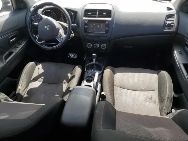 JA4AP3AU3HZ046104 2017 MITSUBISHI OUTLANDER - Image 8