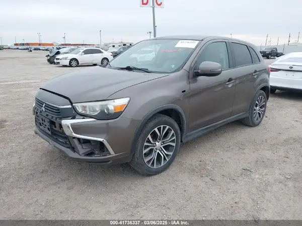 JA4AP3AU3HZ061802 2017 MITSUBISHI OUTLANDER - Image 2