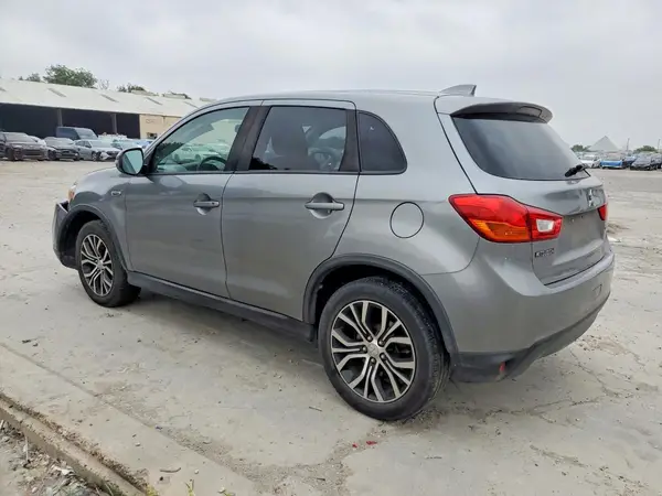 JA4AP3AU3HZ069317 2017 MITSUBISHI OUTLANDER - Image 2