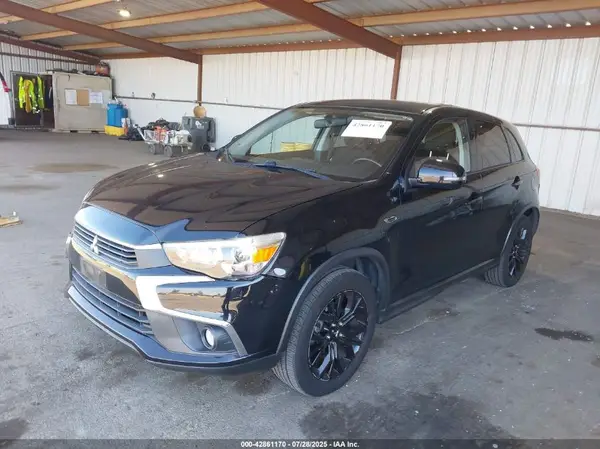 JA4AP3AU3HZ069477 2017 MITSUBISHI OUTLANDER - Image 2