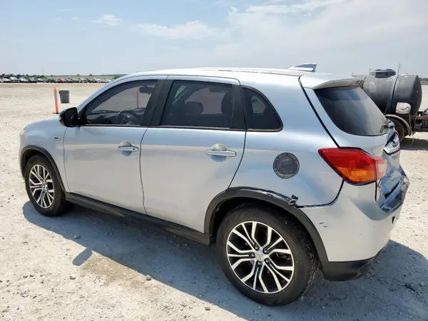 JA4AP3AU3HZ069902 2017 MITSUBISHI OUTLANDER - Image 2