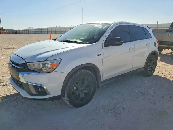 JA4AP3AU3JU005104 2018 MITSUBISHI OUTLANDER - Image 1