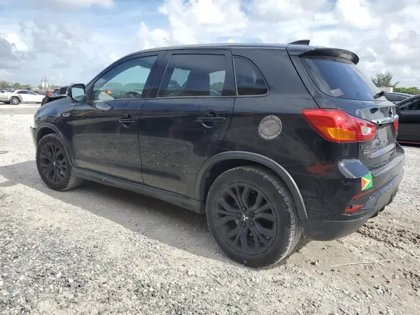 JA4AP3AU3JU006818 2018 MITSUBISHI OUTLANDER - Image 2