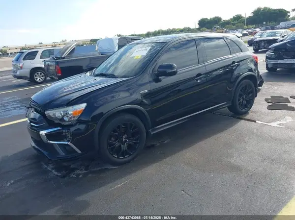JA4AP3AU3JU008178 2018 MITSUBISHI OUTLANDER - Image 2