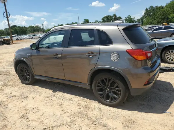 JA4AP3AU3JU008939 2018 MITSUBISHI OUTLANDER - Image 2