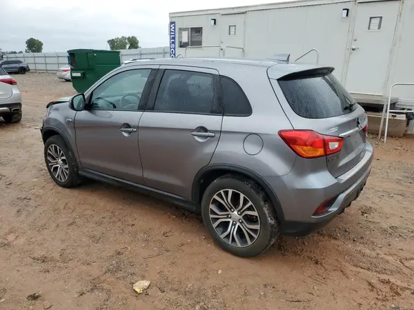JA4AP3AU3JU019911 2018 MITSUBISHI OUTLANDER - Image 2