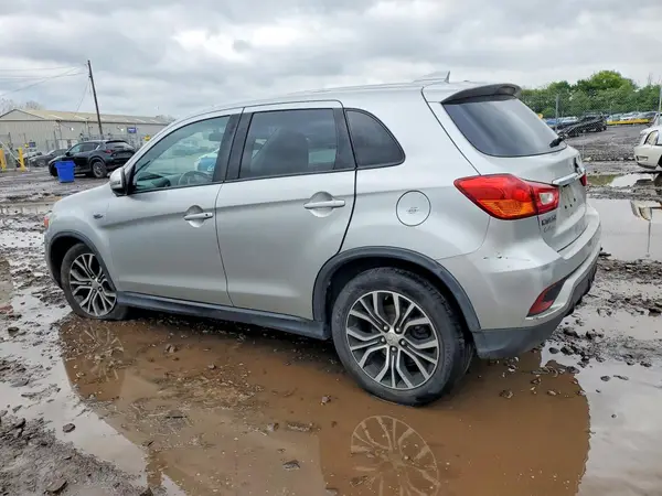 JA4AP3AU3JU023540 2018 MITSUBISHI OUTLANDER - Image 2