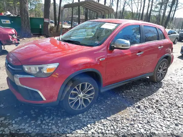 JA4AP3AU3JZ001136 2018 MITSUBISHI OUTLANDER - Image 2