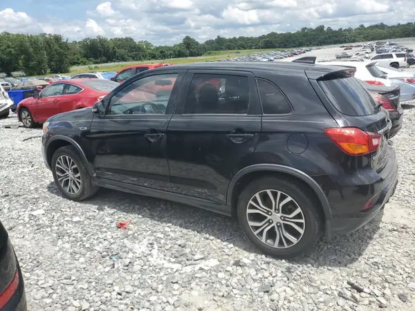 JA4AP3AU3JZ004490 2018 MITSUBISHI OUTLANDER - Image 2