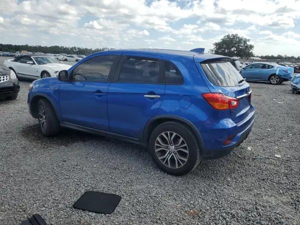 JA4AP3AU3JZ012282 2018 MITSUBISHI OUTLANDER - Image 2