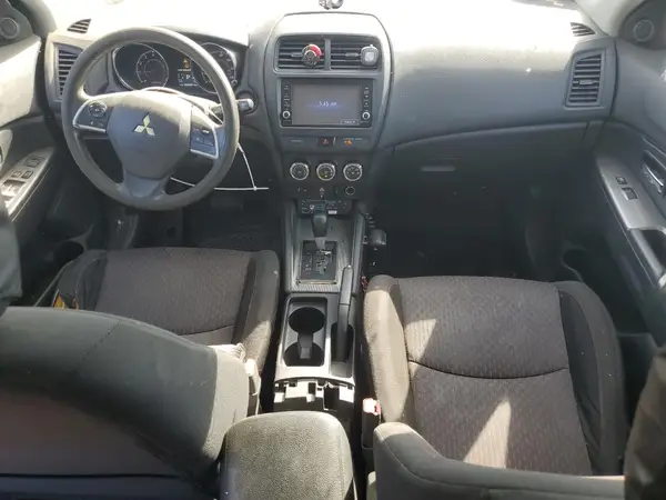 JA4AP3AU3JZ015151 2018 MITSUBISHI OUTLANDER - Image 8