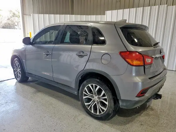JA4AP3AU3JZ015361 2018 MITSUBISHI OUTLANDER - Image 2