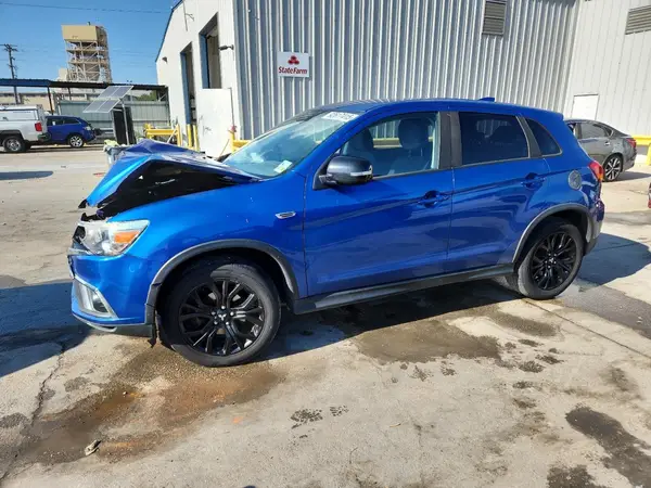 JA4AP3AU3JZ022858 2018 MITSUBISHI OUTLANDER - Image 1