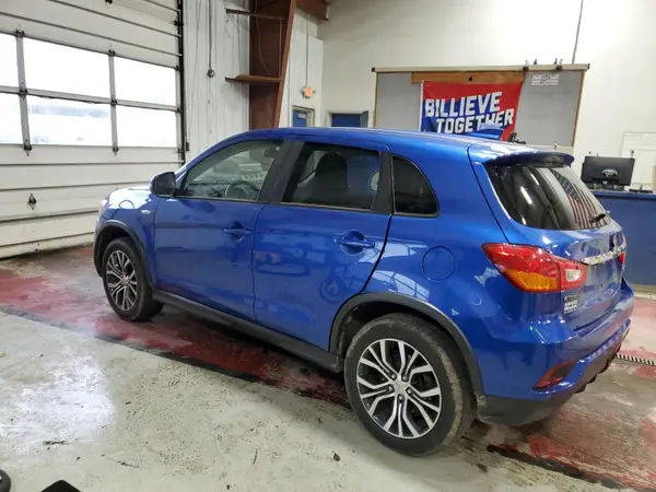 JA4AP3AU3JZ023752 2018 MITSUBISHI OUTLANDER - Image 2