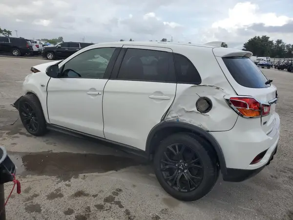 JA4AP3AU3JZ024092 2018 MITSUBISHI OUTLANDER - Image 2