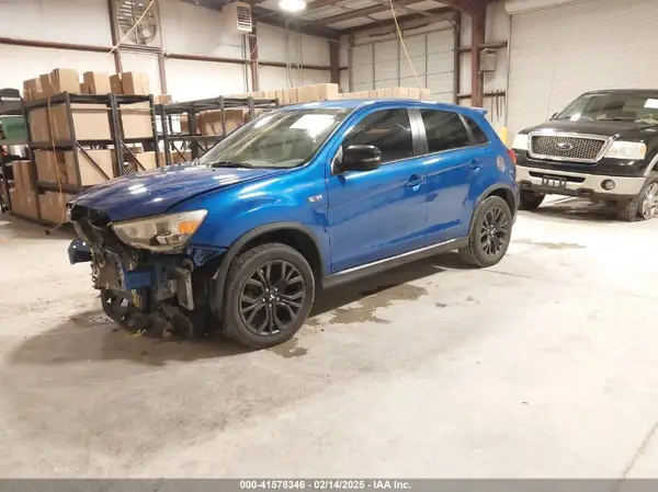 JA4AP3AU3JZ025176 2018 MITSUBISHI OUTLANDER - Image 2