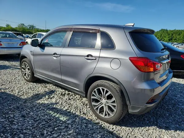JA4AP3AU3JZ025985 2018 MITSUBISHI OUTLANDER - Image 2