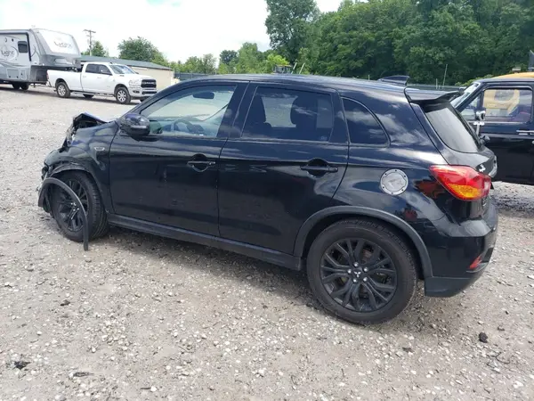 JA4AP3AU3JZ030233 2018 MITSUBISHI OUTLANDER - Image 2