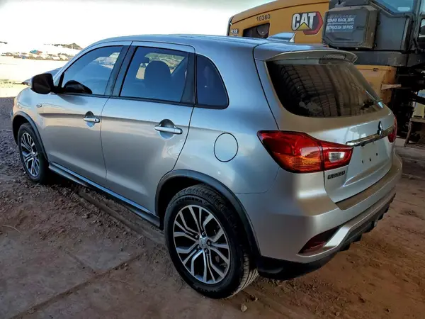 JA4AP3AU3KU002222 2019 MITSUBISHI OUTLANDER - Image 2