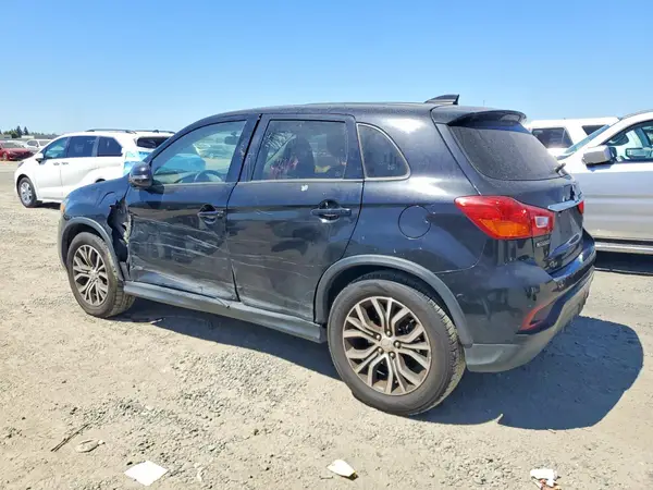 JA4AP3AU3KU003158 2019 MITSUBISHI OUTLANDER - Image 2