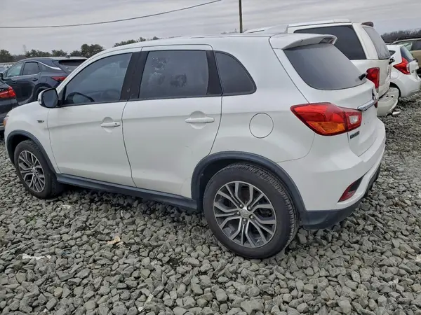 JA4AP3AU3KU008649 2019 MITSUBISHI OUTLANDER - Image 2