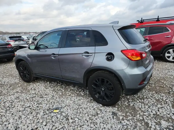 JA4AP3AU3KU009882 2019 MITSUBISHI OUTLANDER - Image 2