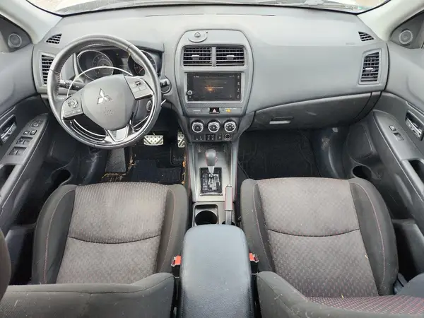 JA4AP3AU3KU009882 2019 MITSUBISHI OUTLANDER - Image 8