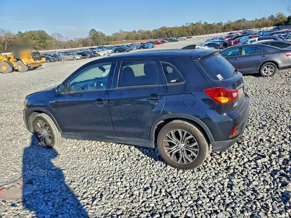 JA4AP3AU3KU011213 2019 MITSUBISHI OUTLANDER - Image 2