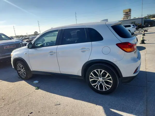 JA4AP3AU3KU015097 2019 MITSUBISHI OUTLANDER - Image 2