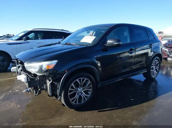 JA4AP3AU3KU017965 2019 MITSUBISHI OUTLANDER - Image 2