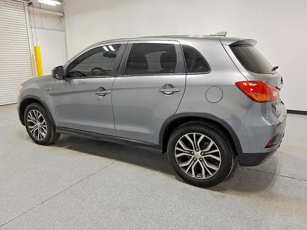 JA4AP3AU3KU022051 2019 MITSUBISHI OUTLANDER - Image 2