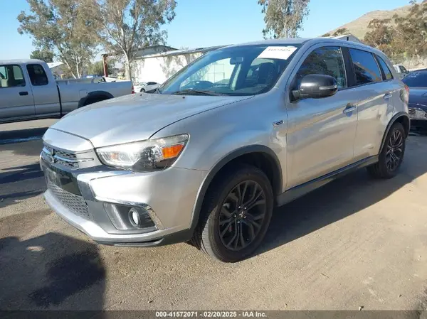 JA4AP3AU3KU023295 2019 MITSUBISHI OUTLANDER - Image 2