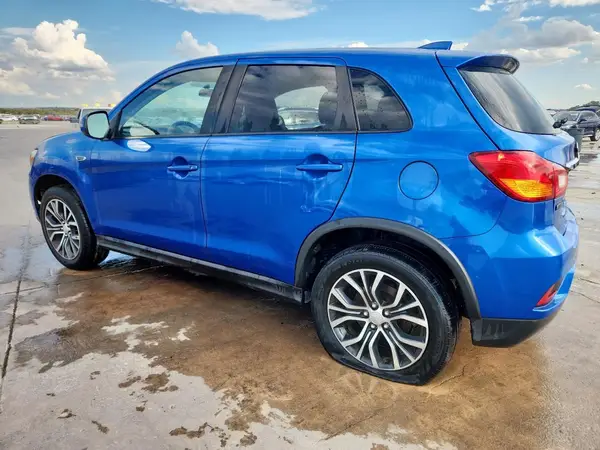 JA4AP3AU3KU030375 2019 MITSUBISHI OUTLANDER - Image 2