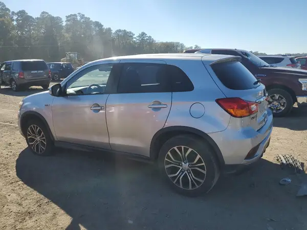 JA4AP3AU3KU030957 2019 MITSUBISHI OUTLANDER - Image 2