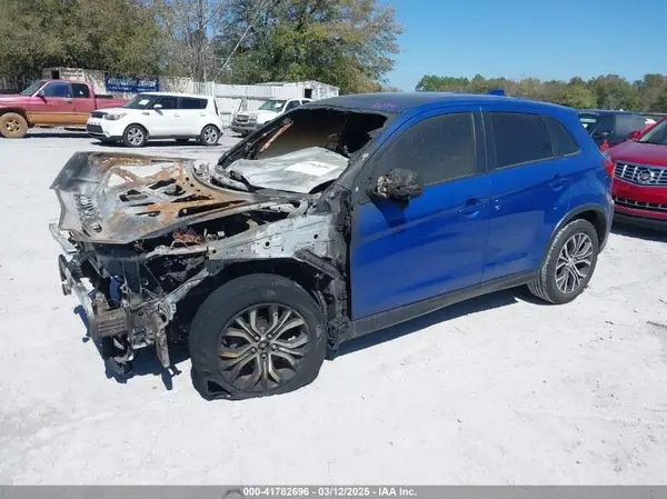 JA4AP3AU3KU034328 2019 MITSUBISHI OUTLANDER - Image 2