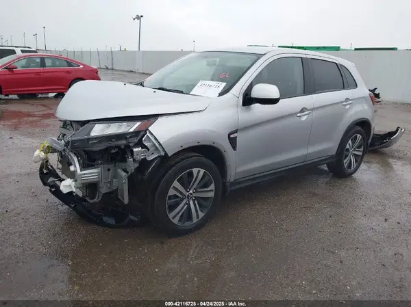 JA4AP3AU3LU001332 2020 MITSUBISHI OUTLANDER - Image 2