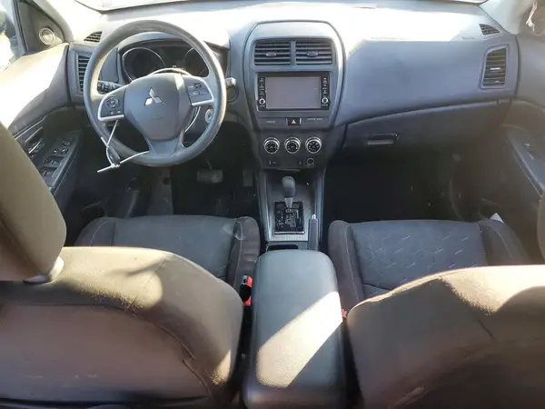 JA4AP3AU3LU003243 2020 MITSUBISHI OUTLANDER - Image 8