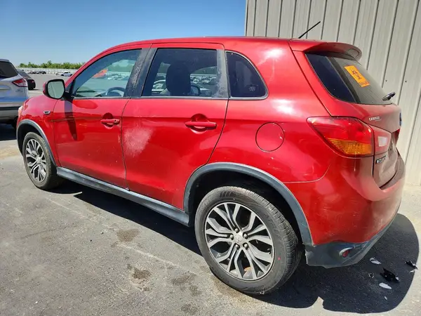 JA4AP3AU4GZ040567 2016 MITSUBISHI OUTLANDER - Image 2