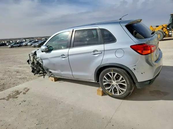 JA4AP3AU4GZ041217 2016 MITSUBISHI OUTLANDER - Image 2