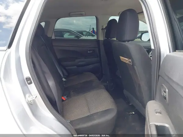 JA4AP3AU4GZ049012 2016 MITSUBISHI OUTLANDER - Image 8
