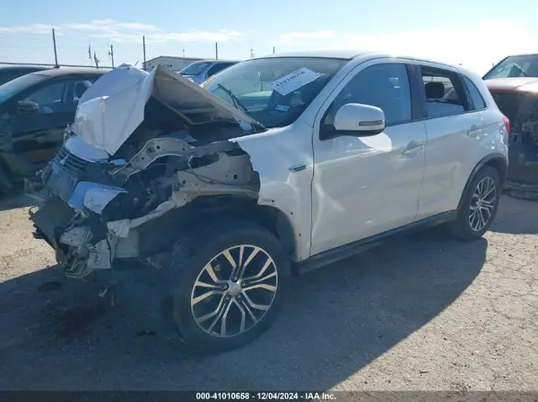 JA4AP3AU4HZ003911 2017 MITSUBISHI OUTLANDER - Image 2