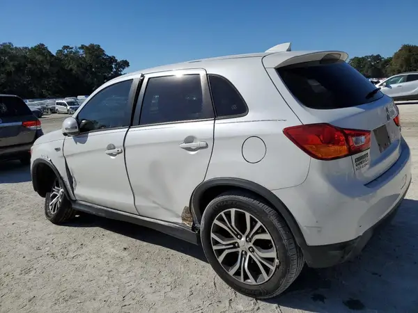 JA4AP3AU4HZ006419 2017 MITSUBISHI OUTLANDER - Image 2