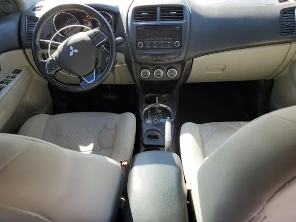 JA4AP3AU4HZ006419 2017 MITSUBISHI OUTLANDER - Image 8