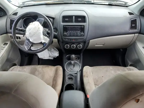 JA4AP3AU4HZ006839 2017 MITSUBISHI OUTLANDER - Image 8