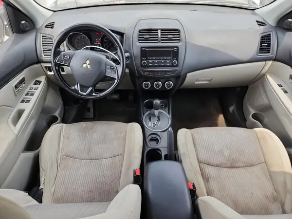 JA4AP3AU4HZ009398 2017 MITSUBISHI OUTLANDER - Image 8